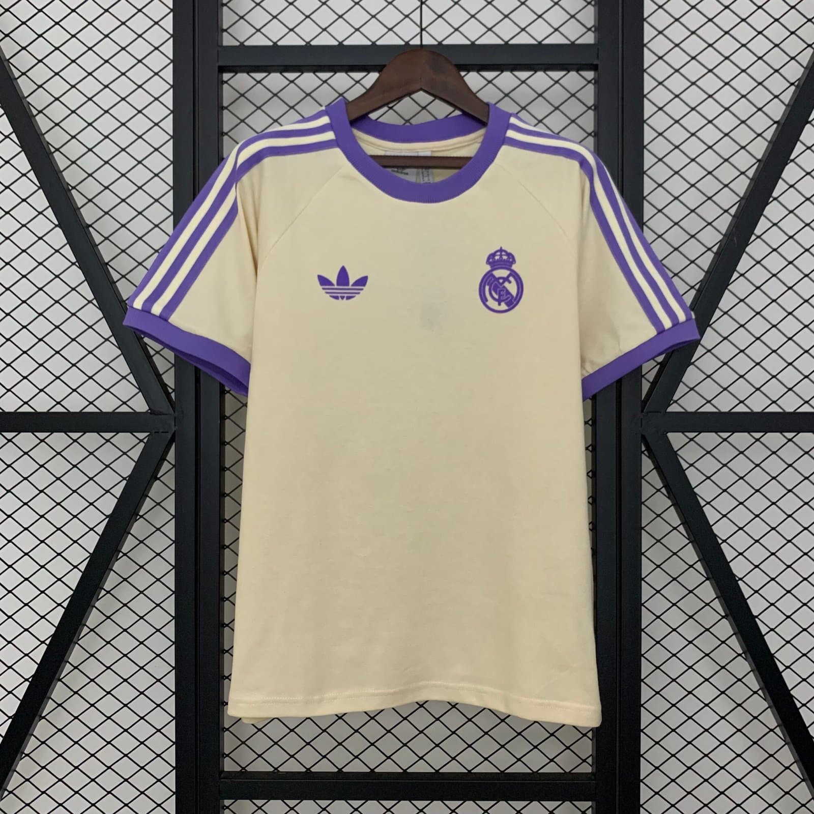 Real Madrid Ed. Especial Retro — vista frontal