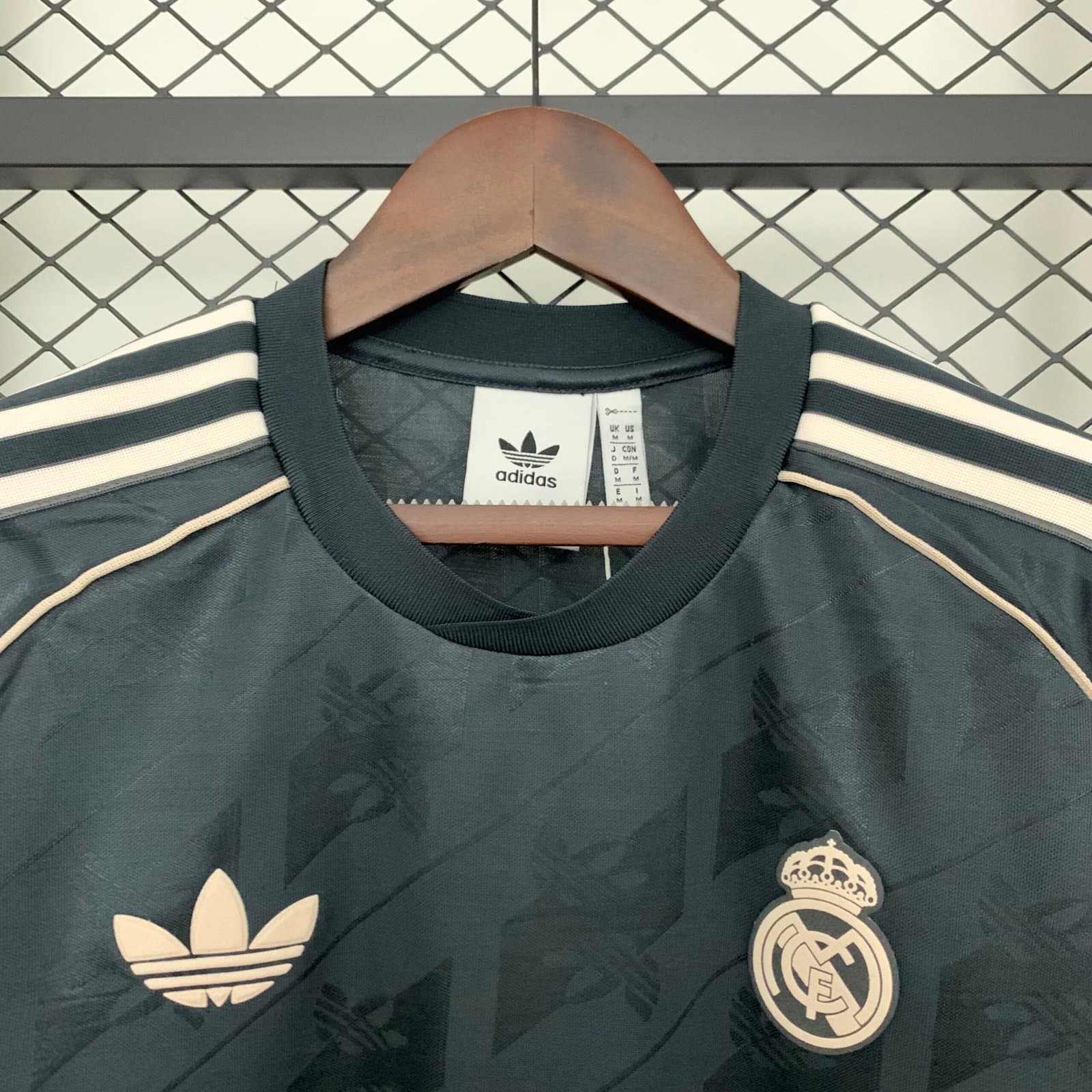 Real Madrid Ed. Especial Retro 2 — vista trasera