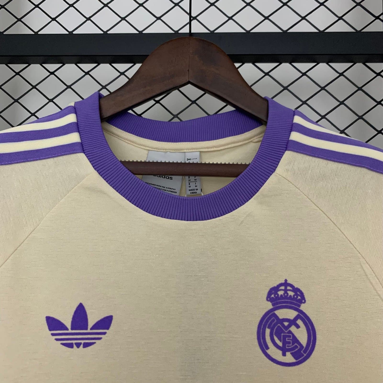 Real Madrid Ed. Especial Retro — vista trasera