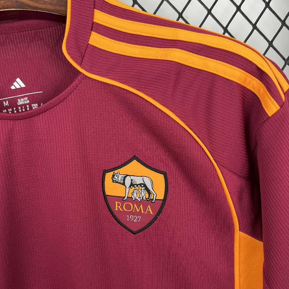AS Roma 2025/26 1ª Eq. — vista trasera