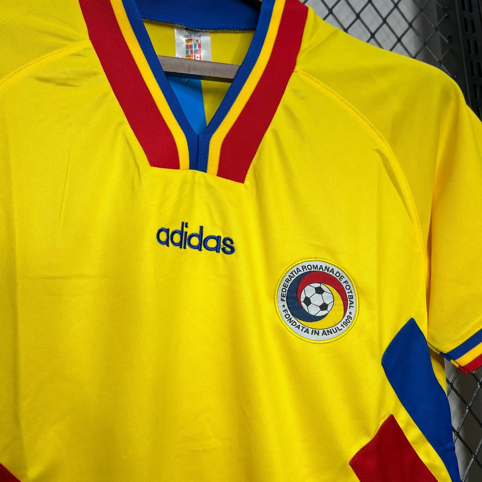 Rumanía 1994 1a Eq. — vista trasera