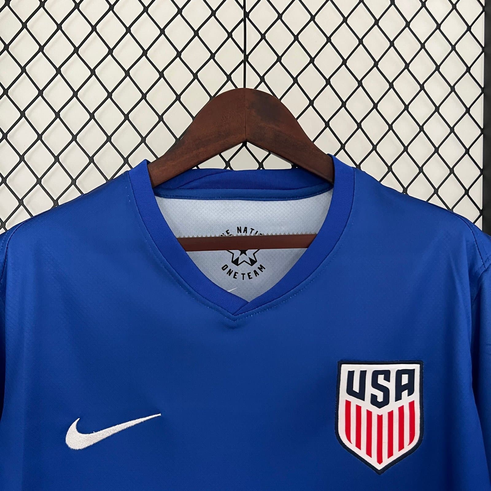 USA 2024 2a Eq. — vista trasera