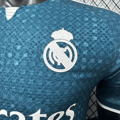 Real Madrid 2026/27 2a Eq. (Ed. Jugador) — vista trasera
