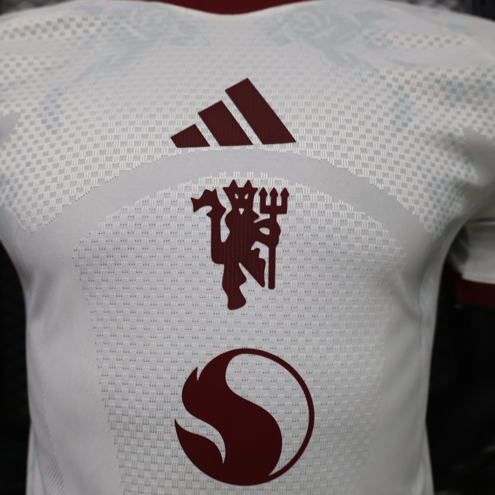 Man. United 2026/27 3a Eq. (Ed. Jugador) — vista trasera