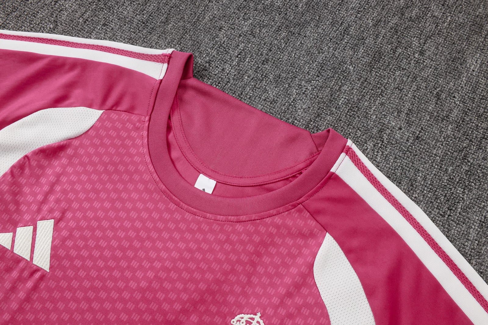 Real Madrid 2026/27 Kit Entrenamiento Niño — vista trasera