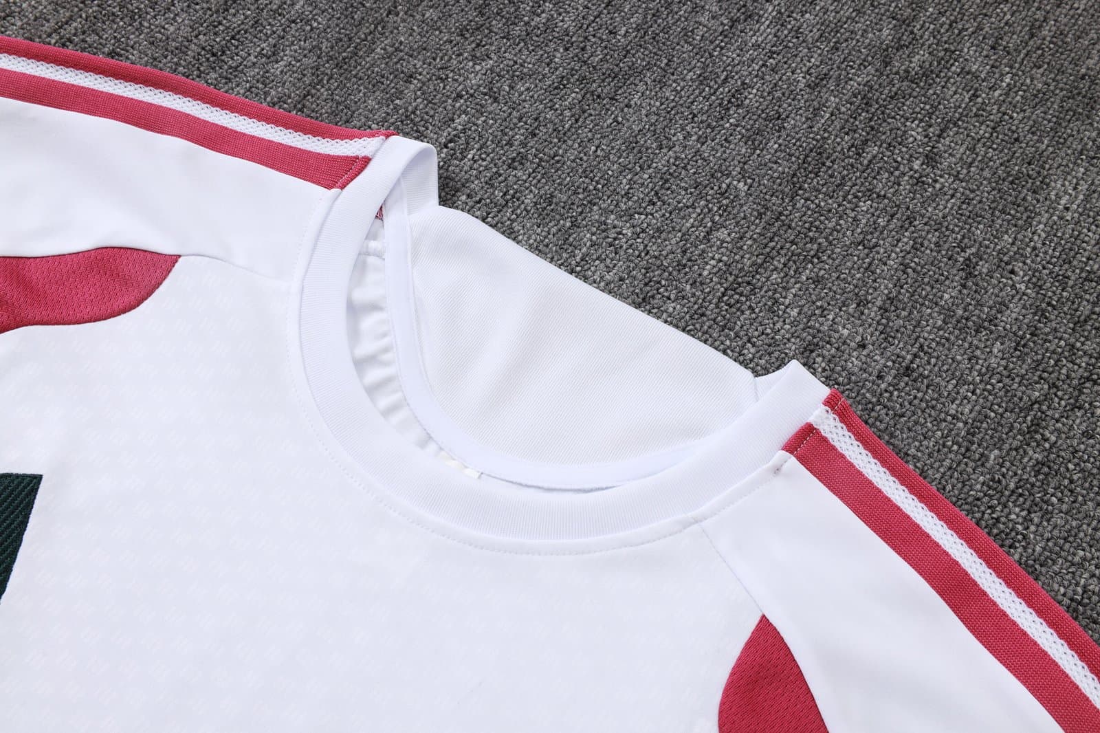 Real Madrid 2026/27 Kit Entrenamiento 2 — vista trasera