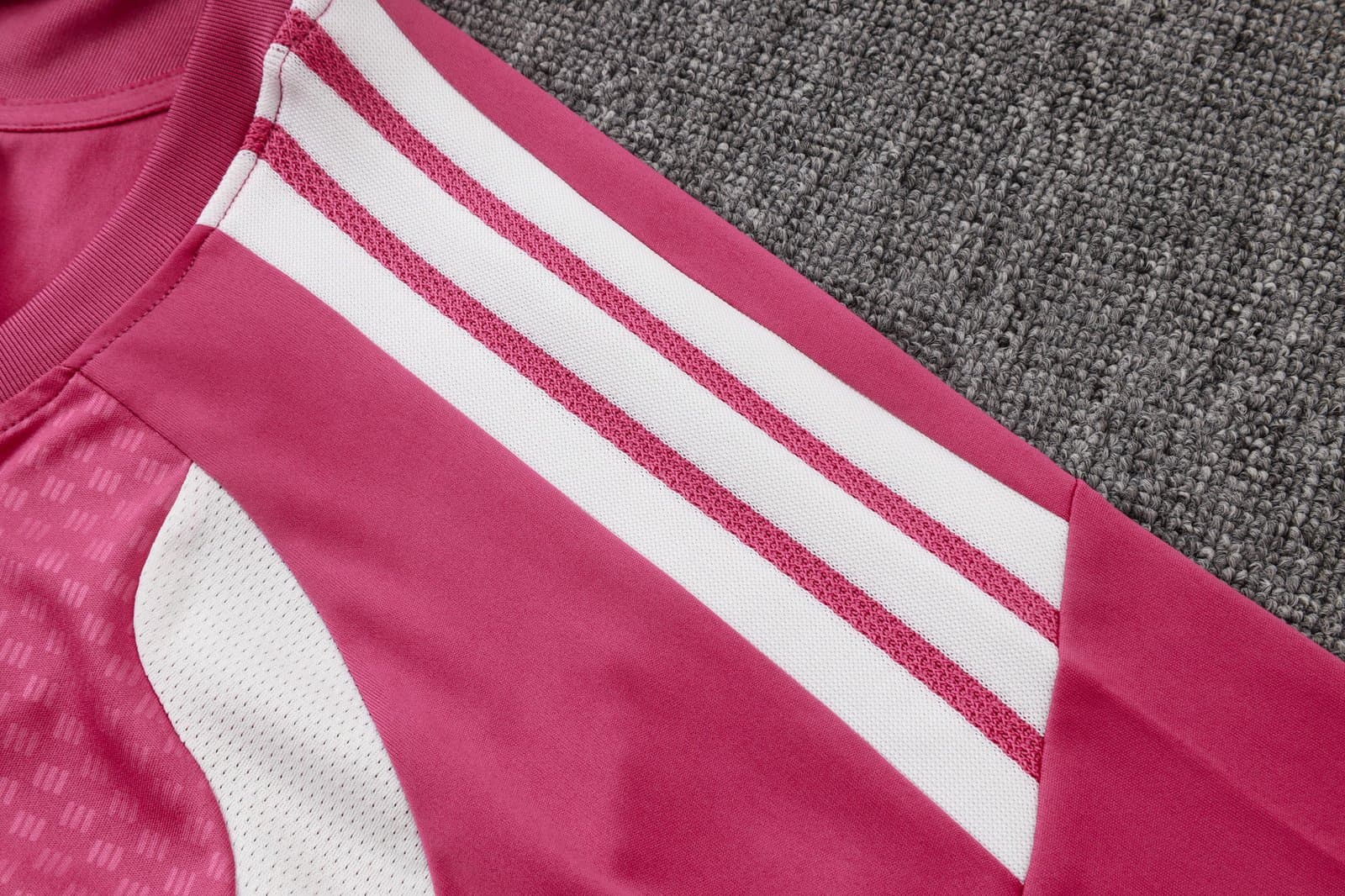 Real Madrid 2026/27 Kit Entrenamiento — detalle