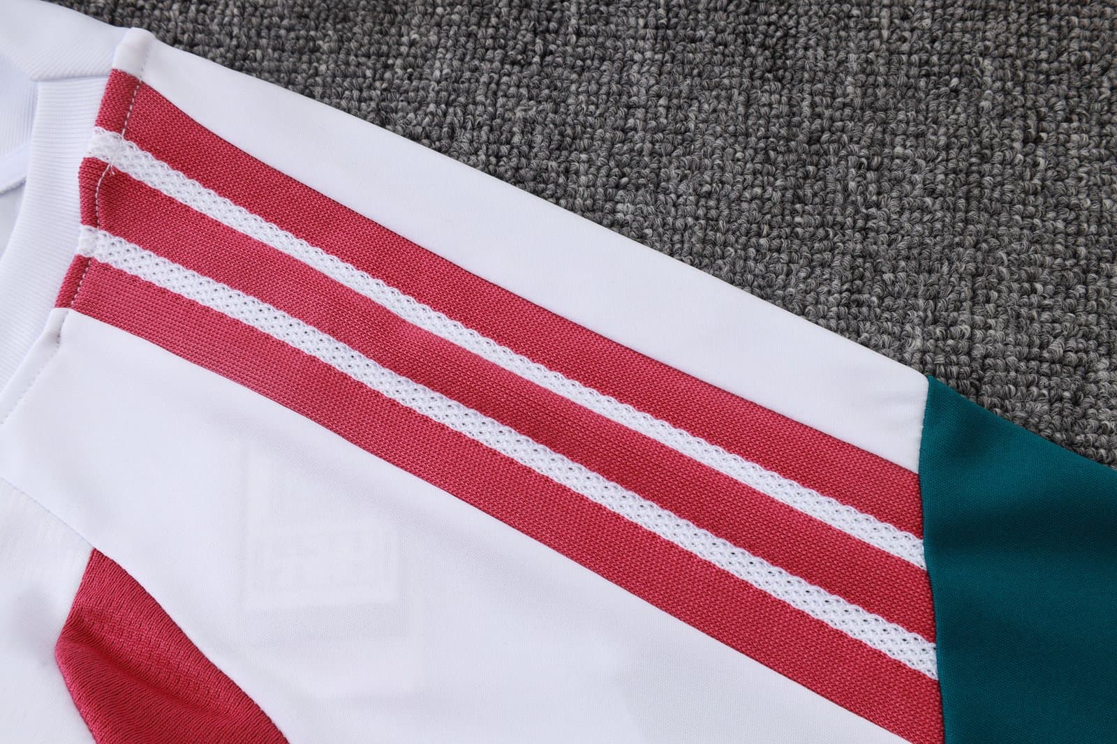 Real Madrid 2026/27 Kit Entrenamiento 2 — detalle
