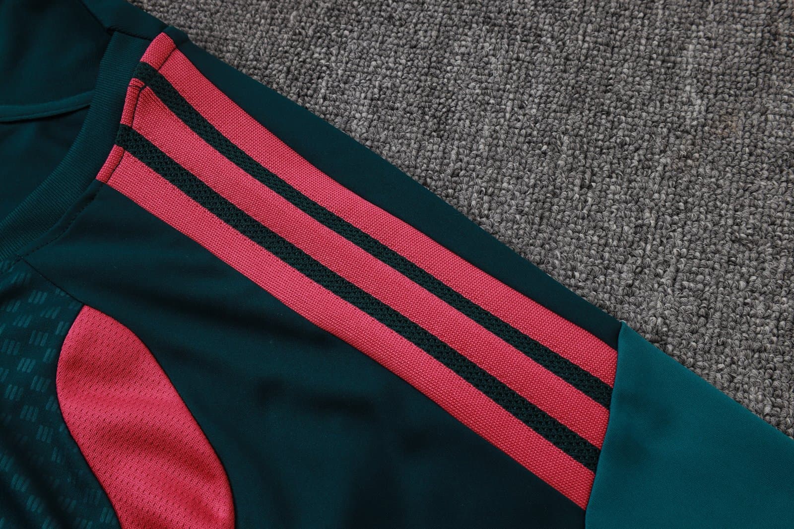 Real Madrid 2026/27 Kit Entrenamiento 3 — detalle